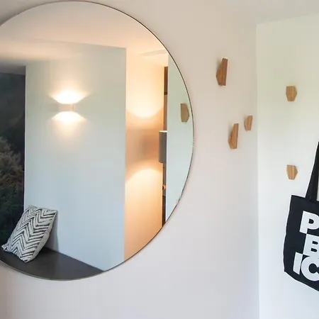 Homestay Le Cinq-chambre A Avec Entree Independante *